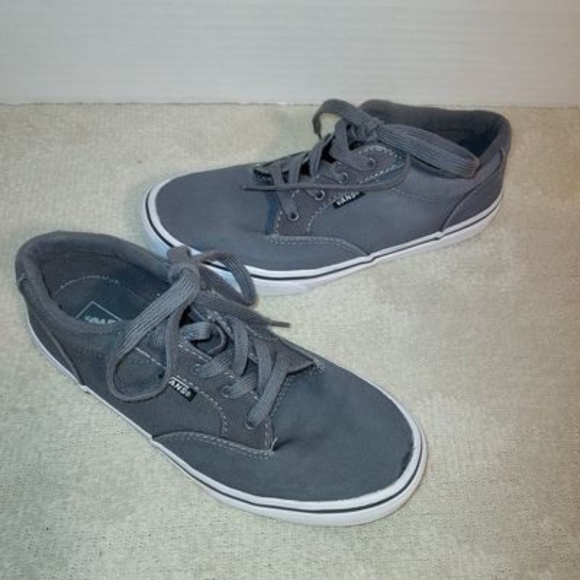 Vans Other - Van's youth authentic skateboard canvas shoe sz Y5